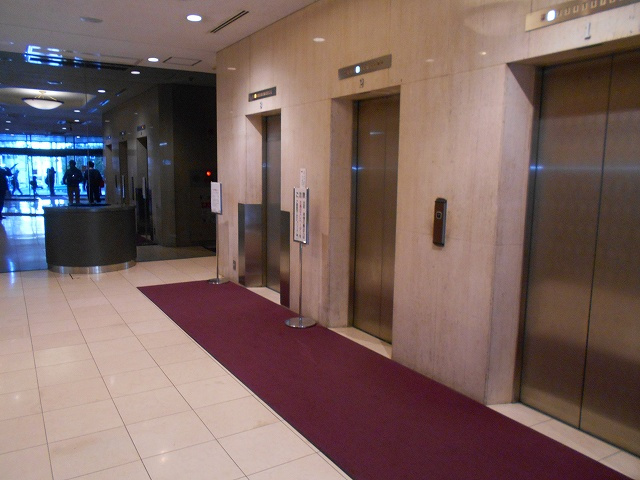 赤坂レジデンシャルホテルの設備|エレベーター3台