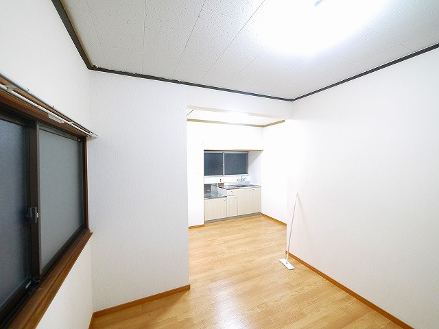 平和荘の洋室