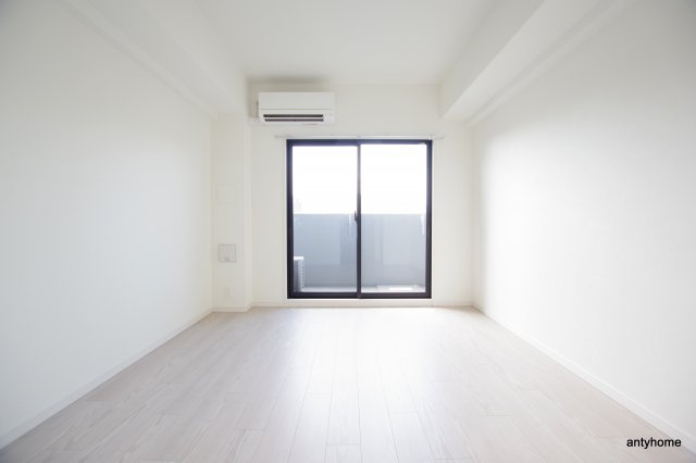 S-RESIDENCE天満Gracis　仲介手数料無料の居間・リビング