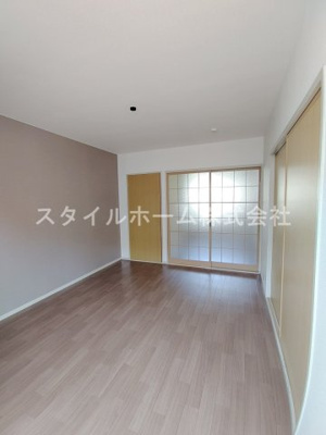 【居間・リビング】 | カーサ・スペリオ | 別部屋写真です。