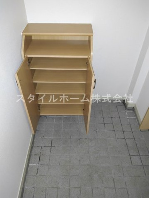 【玄関】 | カーサ・スペリオ | 別部屋写真です。