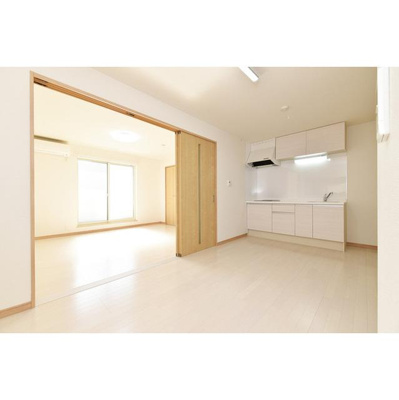 【居間・リビング】 | パインコート豊町 | 物件の画像11