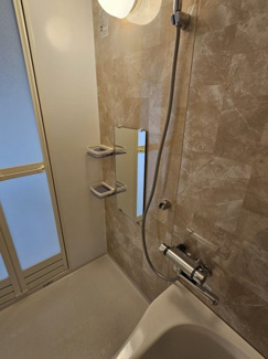 【浴室】 | ハーモニーハイツC | シャワー付き、シャンプー台もあります