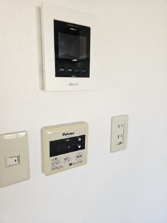 【セキュリティ】 | ハーモニーハイツC | モニター付きインターホンで安心。