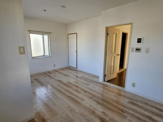 【居間・リビング】 | ハーモニーハイツC | 明るいですよね