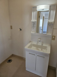 【洗面所】 | ハーモニーハイツC | シャワー付き洗面台