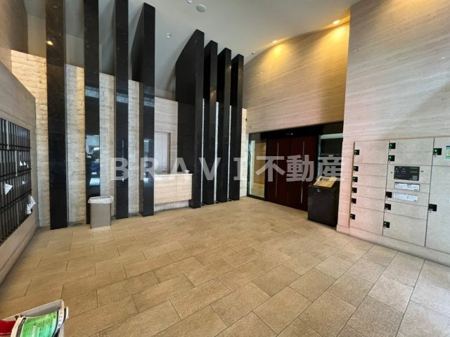 S-RESIDENCE　Hommachi Marks　BRAVI不動産のロビー|【S-RESIDENCE　Hommachi Marks】毎日通るロビーはこのようになっています