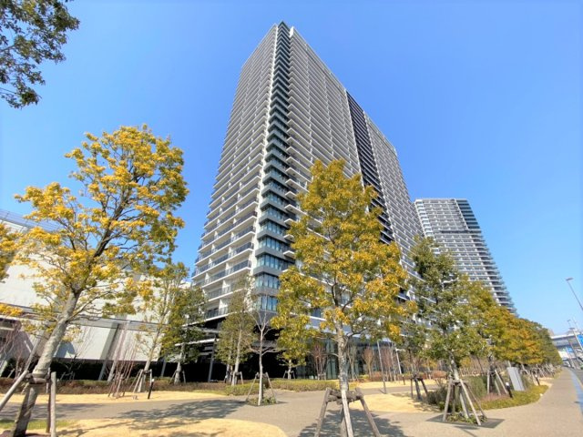 シティタワーズ東京ベイ セントラルタワーの外観|三棟構成の