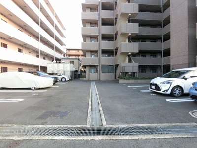 【駐車場】 | ライオンズマンション横浜岡野公園 | 平置駐車場です。