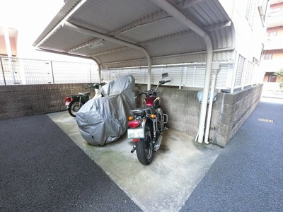 【その他共用部分】 | ライオンズマンション横浜岡野公園 | バイク置場です。