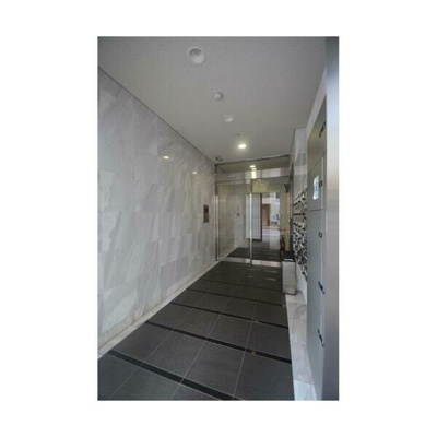 【エントランス】 | シャンブリーズ三越前