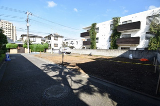 【前面道路含む現地写真】 | 現地見学や資料請求などお気軽にお問合わせ下さい。
周辺環境とあわせて現地ご案内致します。