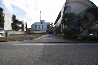 【前面道路含む現地写真】 | 現地見学や資料請求などお気軽にお問合わせ下さい。
周辺環境とあわせて現地ご案内致します。
