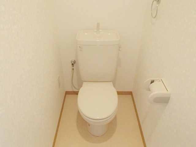 【トイレ】 | ウエストヴィラージュ | ゆったりとした空間のトイレです