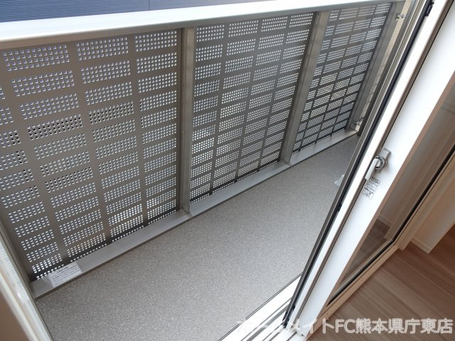 熊本市東区御領２丁目のアパートのバルコニー