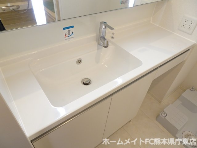 熊本市東区御領２丁目のアパートの独立洗面台