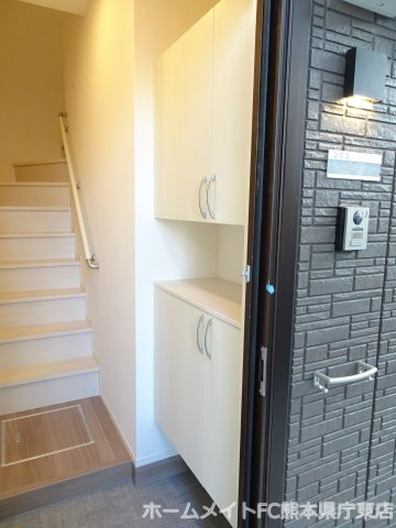 熊本市東区御領２丁目のアパートの玄関
