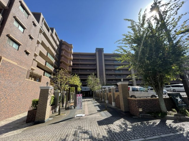 パデシオン山科夢ヶ丘の外観|マンション出入り口