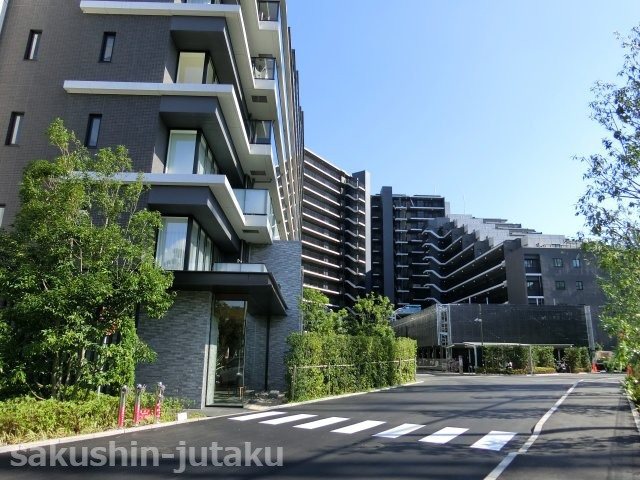 シティテラス緑が丘ブリーズコートの外観|シティテラス緑が丘ブリーズコート　2階部分　バイク置場月額2000円　自転車置場月額200円　２０１９年建築