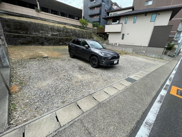 やよい荘の駐車場|やよい荘