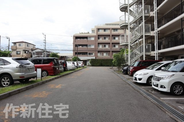 セントラルコート習志野台　の駐車場