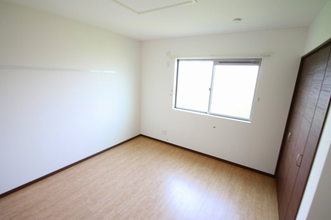 【洋室】 | ヴィラ・ユーリ