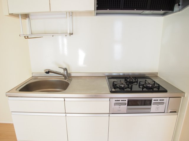 【キッチン】 | ＦＥＲＩＯ笹塚 | グリル付き＋３口コンロ搭載！