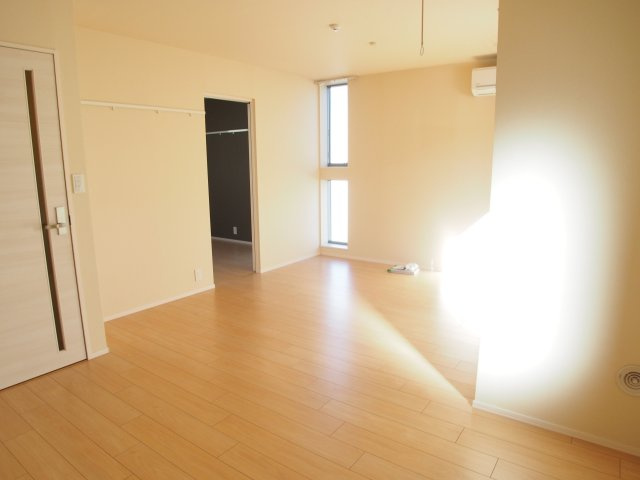 【居間・リビング】 | ＦＥＲＩＯ笹塚 | 日当りも良さそうですね♪