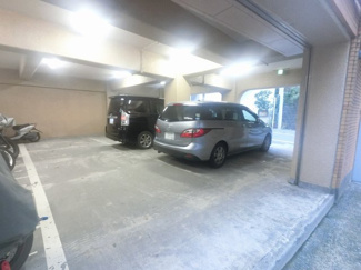 【駐車場】 | 平置き駐車場です。