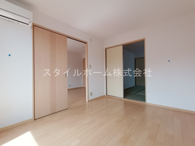 【洋室】 | バリュージュ片西