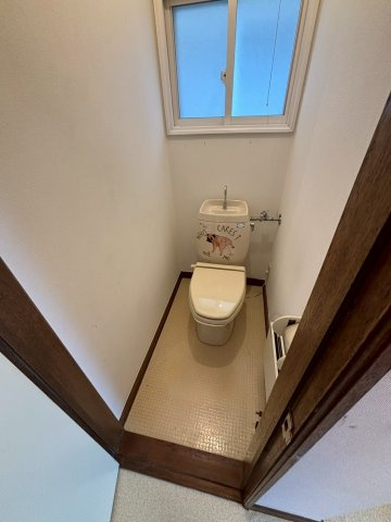 春光戸建のトイレ