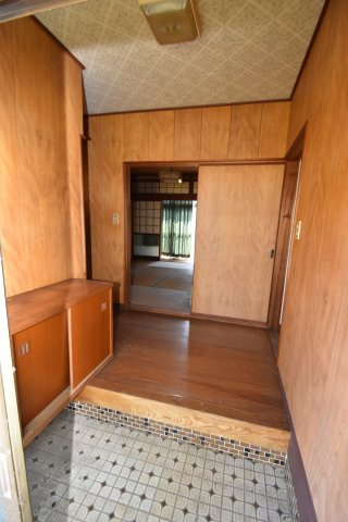 本野町戸建の玄関