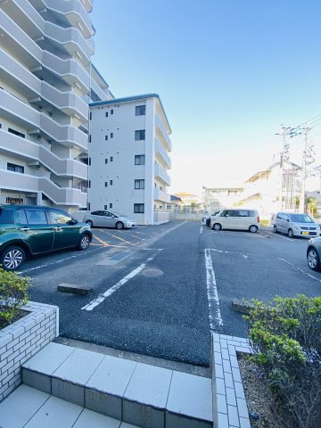 アムール和白IIIの駐車場