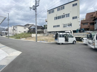 【前面道路含む現地写真】