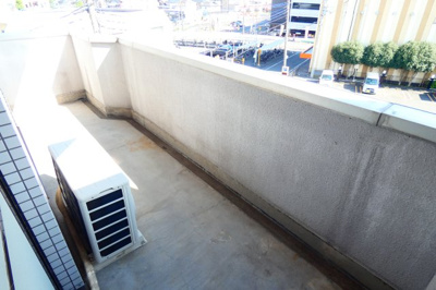 【バルコニー】 | サンシャインヒル | 南向きで日当たり良好。