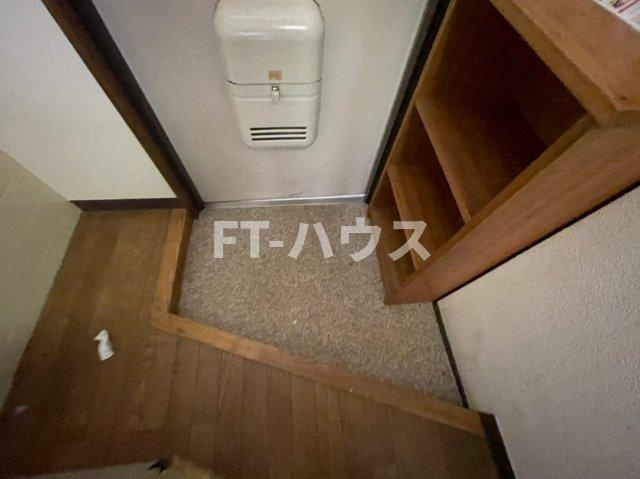 シャルム津田沼の玄関