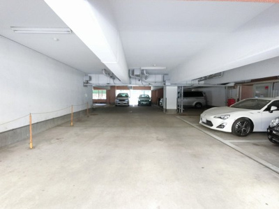 【駐車場】 | 朝日サンライズ川崎 | 平置き駐車場です。