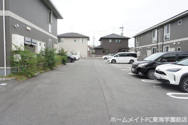 合志市須屋のアパートの駐車場