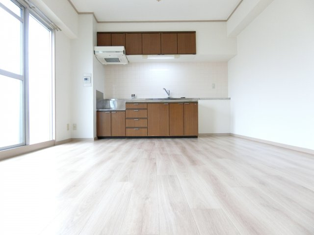 カルムハイツ千代田の居間・リビング|写真は同マンション別の部屋です