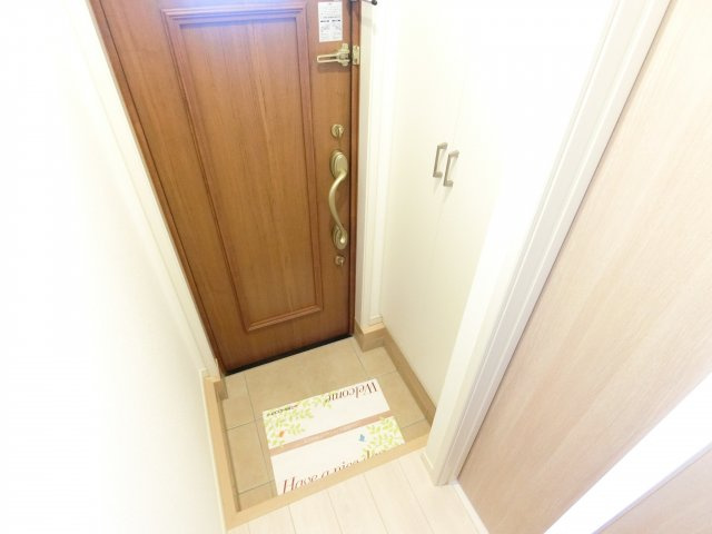 プランドボヌール光明池の玄関|同施工物件類似イメージ写真
