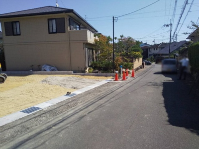 【前面道路含む現地写真】 | 京田辺市薪長尾谷1号地　新築戸建