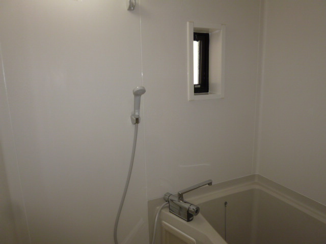 ディアエスタＡの浴室