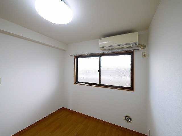 Pine Bloomu生駒の洋室|きれいな洋室です