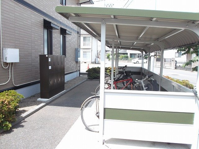 【その他共用部分】 | グランパルク Ｃ | 駐輪場、宅配ボックス完備