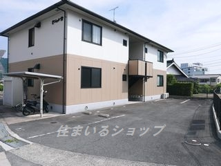 安芸高田市吉田町吉田のアパートの外観|玄関側の外観です