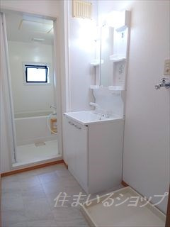 安芸高田市吉田町吉田のアパートの洗面所|シャンプードレッサー新品です！