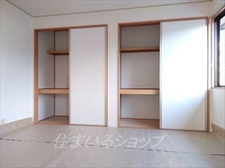 安芸高田市吉田町吉田のアパートの寝室