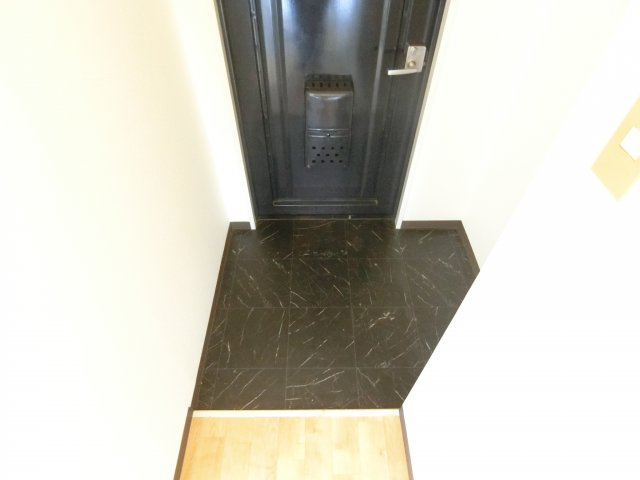 エトワール尾谷の玄関|同物件別部屋イメージ写真