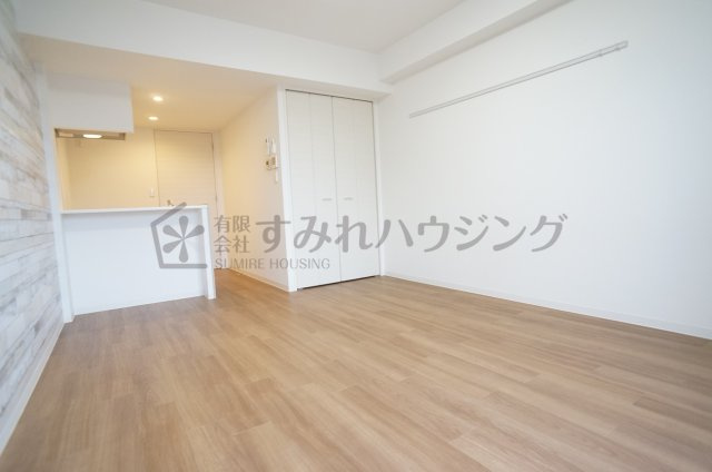 ONLYONE川西壱番館の居間・リビング|参考、同建物・同間取りの号室