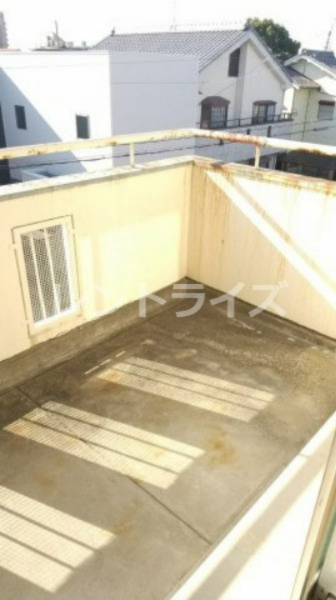 ファミーユタケノのバルコニー